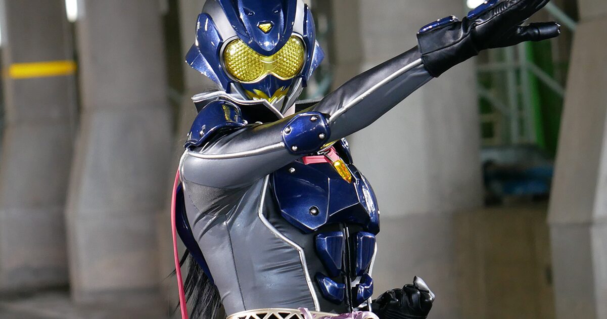 藤岡弘、の娘(20)仮面ライダーに変身