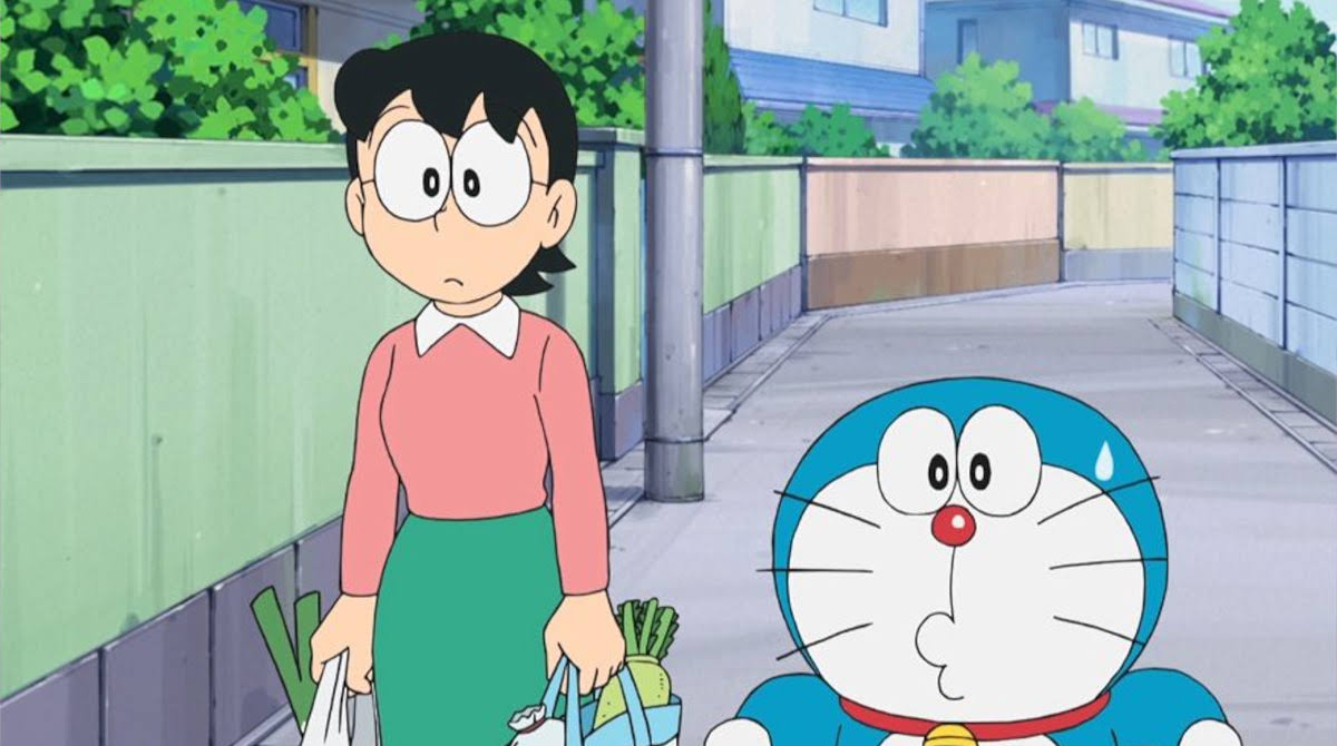 平日お昼の野比家　ママ「ドラちゃん、お昼ご飯よ」ドラえもん「はいママ」